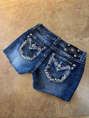 Miss Me Midrise Jean Shorts! 26